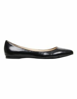 Nine West Speakup Flats