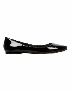 Nine West Speakup Flats