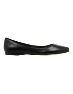 Nine West Speakup Flats