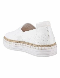 Verali Queen White Slip-on Sneaker -Deals Shoes Store 825555430 4 720x928