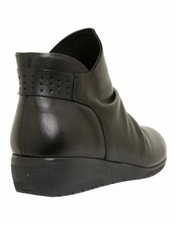 Wide Steps Fairway Black Glove Boots -Deals Shoes Store 827633350 4 720x928