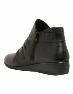 Wide Steps Fairway Black Glove Boots -Deals Shoes Store 827633350 6 720x928