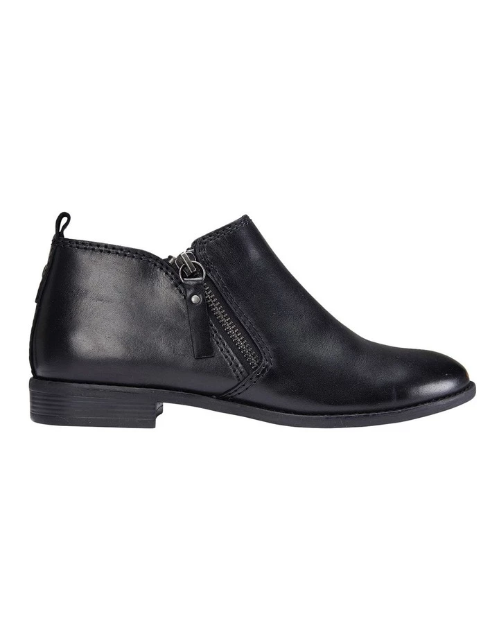 Easy Steps Strike Black Glove Boot 1 Easy Steps Strike Black Glove Boot