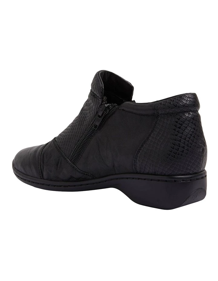 Easy Steps Vault Black Glove/Snake Boots 5 Easy Steps Vault Black Glove/Snake Boots - Image 5