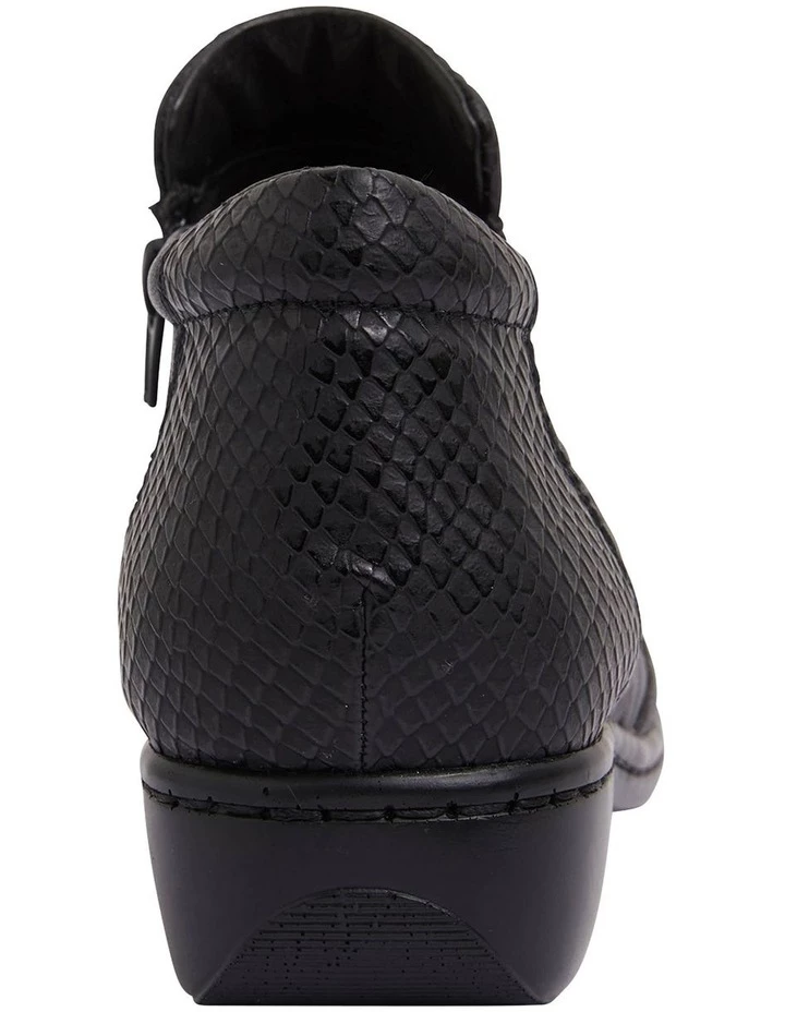 Easy Steps Vault Black Glove/Snake Boots 6 Easy Steps Vault Black Glove/Snake Boots - Image 6