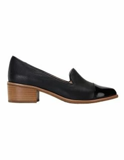 Jane Debster Expert Black Pat / Glove Heeled Shoes