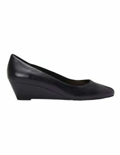 Sandler Henry Black Glove Heeled Shoes