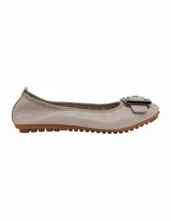 Sandler Pentagon Taupe Glove Flat Shoes