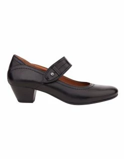 Wide Steps Appeal Black Glove Heeled Shoes