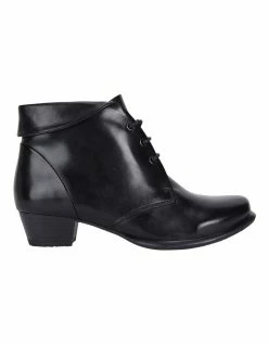 Wide Steps Driver Black Glove Boot