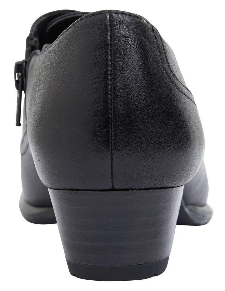 Wide Steps Damian Black Glove Shoes 5 Wide Steps Damian Black Glove Shoes - Image 5