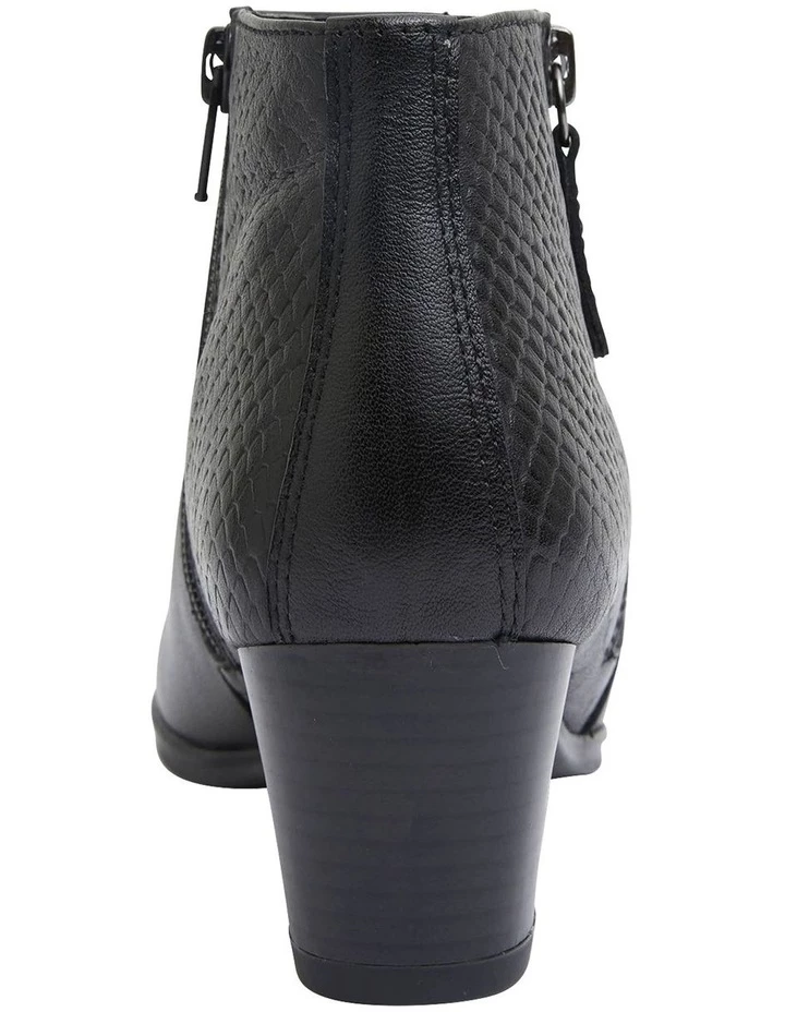 Wide Steps Beckett Black Glove Boots 5 Wide Steps Beckett Black Glove Boots - Image 5