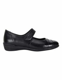 Wide Steps Winston Black Glove Flat Shoes