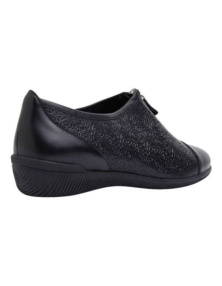 Wide Steps Wiley Black Glove Flat Shoes 4 Wide Steps Wiley Black Glove Flat Shoes - Image 4