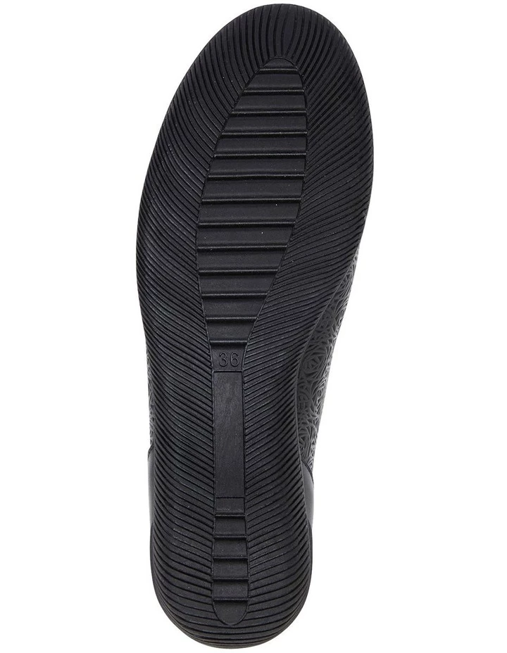 Wide Steps Wiley Black Glove Flat Shoes 6 Wide Steps Wiley Black Glove Flat Shoes - Image 6