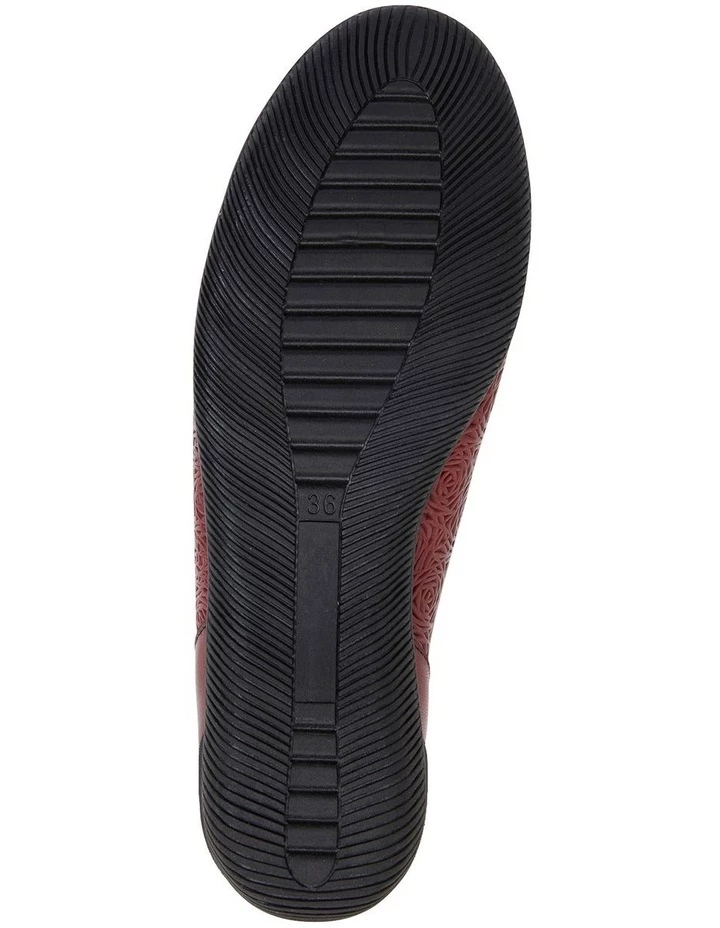 Wide Steps Wiley Red Glove Flat Shoes 6 Wide Steps Wiley Red Glove Flat Shoes - Image 6