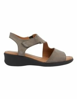 Wide Steps Patty Grey Nubuck Sandal