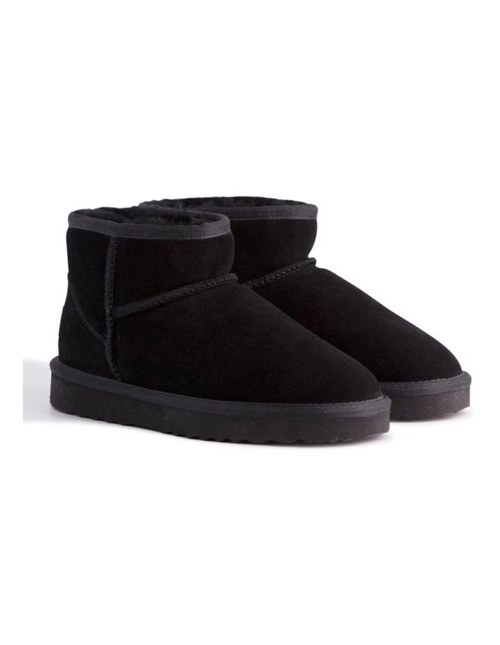 Aus Wooli Ugg Short Sheepskin Ankle Boot - Black 2 Aus Wooli Ugg Short Sheepskin Ankle Boot - Black - Image 2