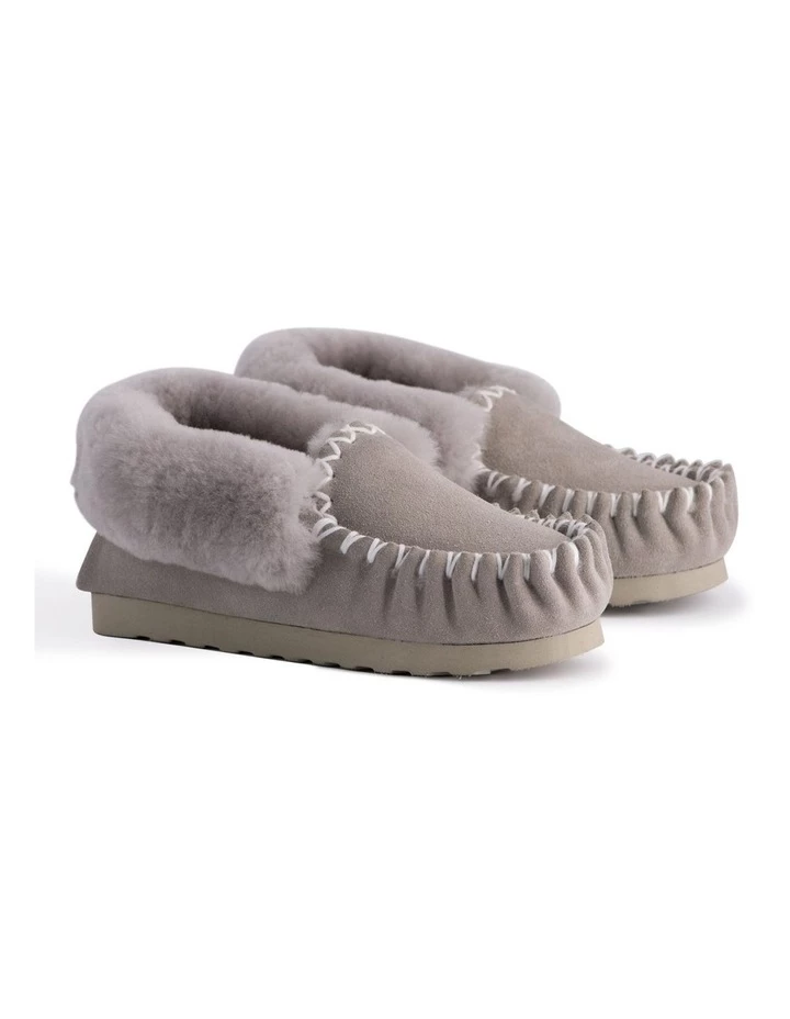 Aus Wooli Ugg Hand Stitched Womens Sheepskin Moccasin - Light Grey 7 Aus Wooli Ugg Hand Stitched Womens Sheepskin Moccasin - Light Grey - Image 7