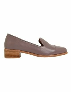 Sandler Sable Taupe Glove Flat Shoes