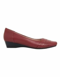 Easy Steps Glove Heeled Shoes Saturn Red