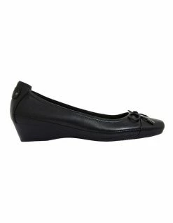 Easy Steps Glove Heeled Shoes Shannon Black