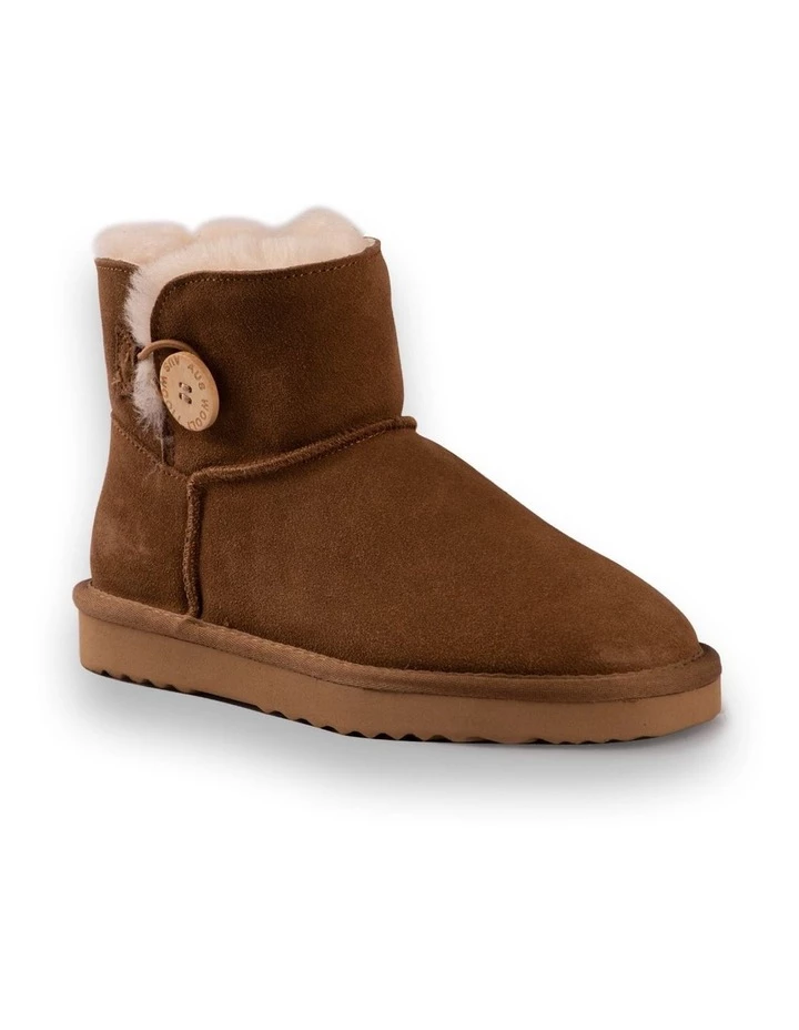 AUS WOOLI UGG SHORT SHEEPSKIN BUTTON BOOT - Chestnut/Tan 1 AUS WOOLI UGG SHORT SHEEPSKIN BUTTON BOOT - Chestnut/Tan