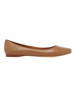 Nine West Speakup Flats