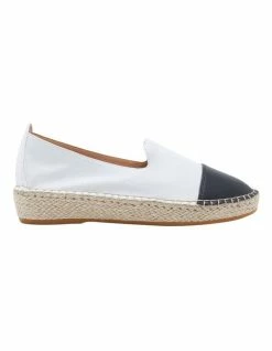 Hush Puppies Banu White/Black Flat Shoe