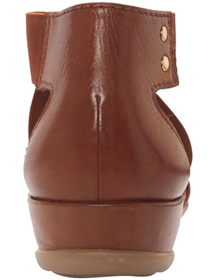 Wide Steps Chester Mid Brown Glove Sandals 5 Wide Steps Chester Mid Brown Glove Sandals - Image 5