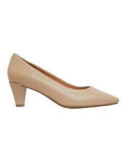 Easy Steps Aiken Nude Glove Heeled Shoes