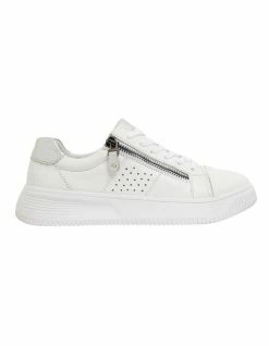 Wide Steps Novella White/Silver Glove Sneakers
