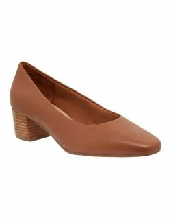 Easy Steps Gamma Cognac Glove Heeled Shoes